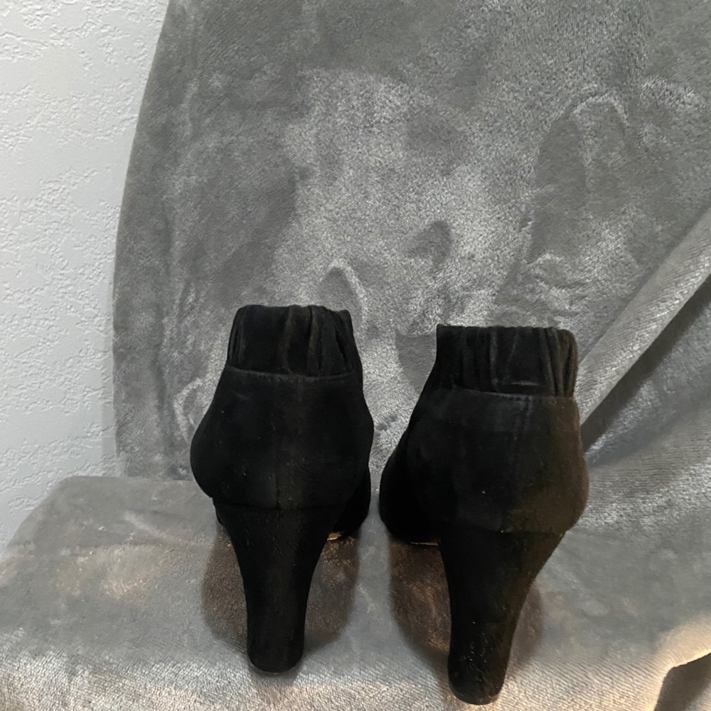 booties - Picture 2 of 5